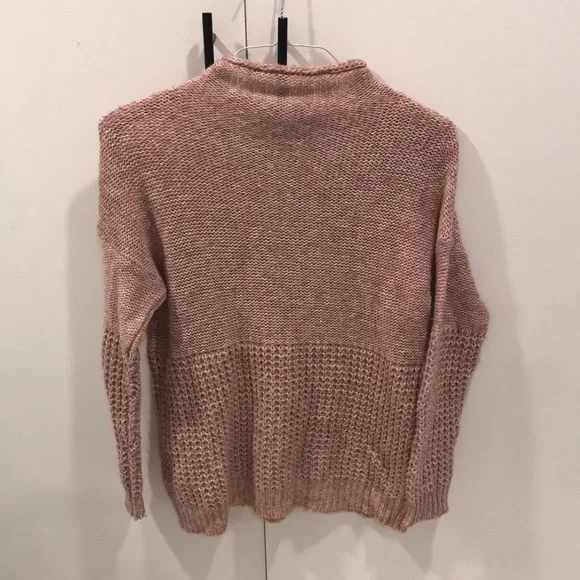 American Eagle Sweater - Picture 2 of 3